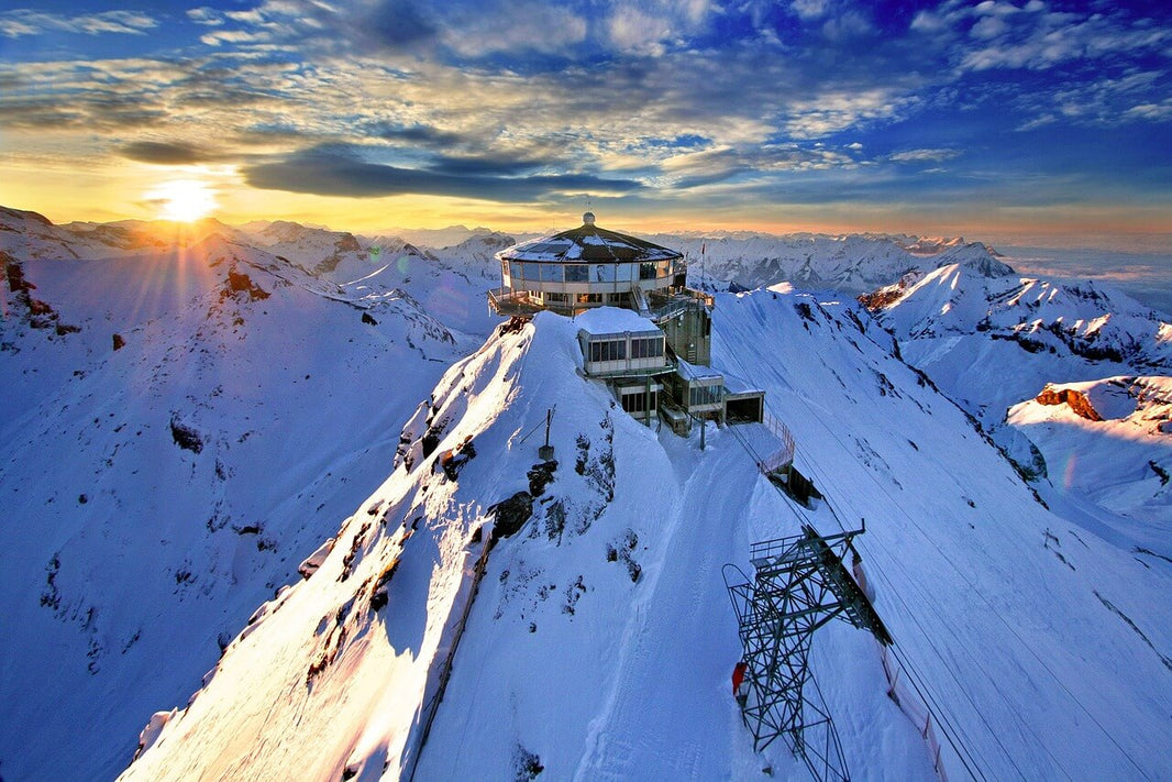 Schilthorn Berg schneebedeckt